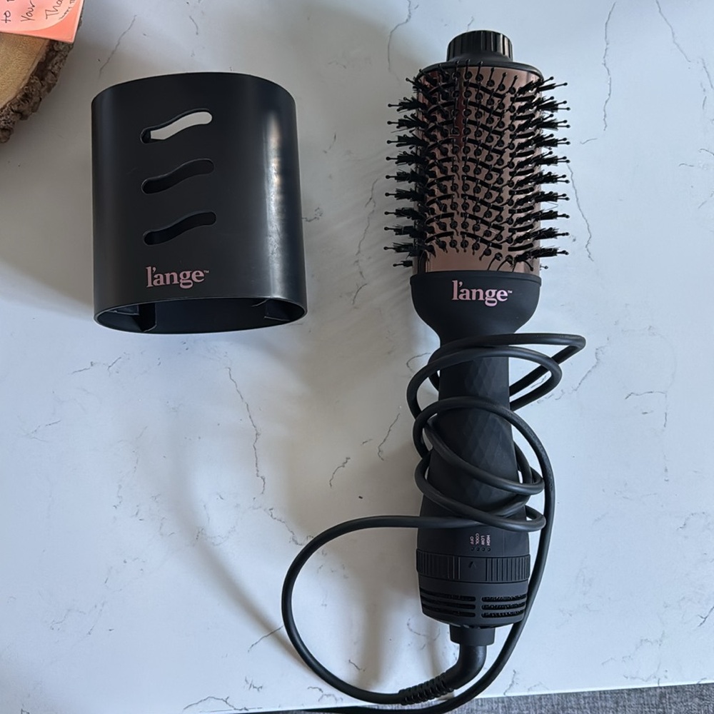 Lange 2 in 1 Titanium Brush Dryer Le Volume Eleve